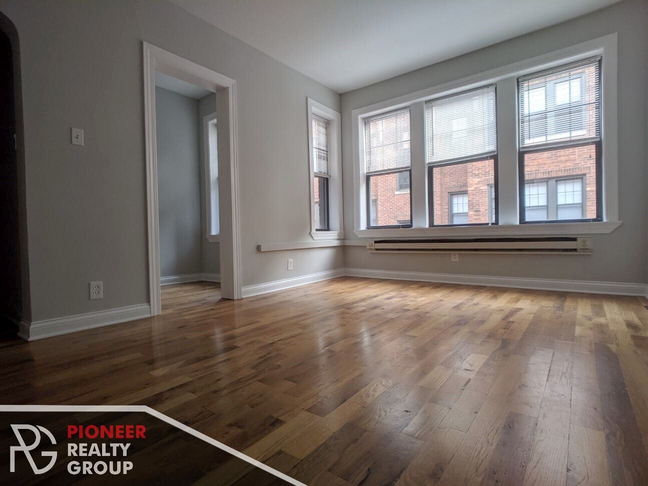 Building Photo - 4409 N Wolcott Ave