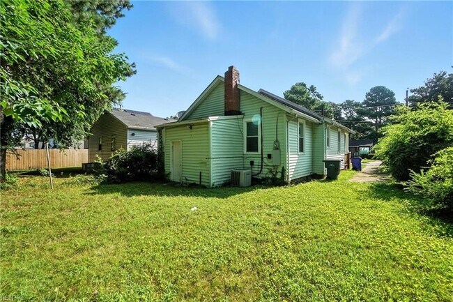 Building Photo - 7483 Hughart St