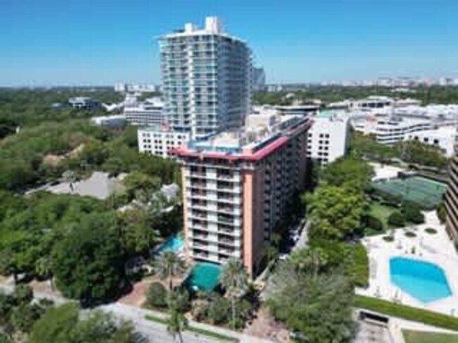 Building Photo - 2951 S Bayshore Dr