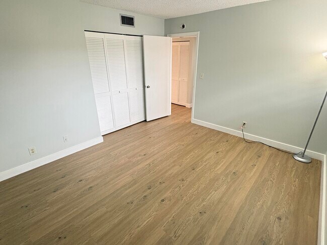 Building Photo - 4167 NW 90th Ave