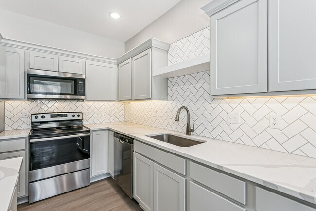 Building Photo - 109 Meadowbrook Dr