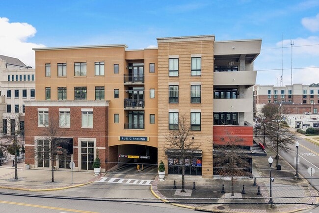 Building Photo - 1831-1828 28th Ave S