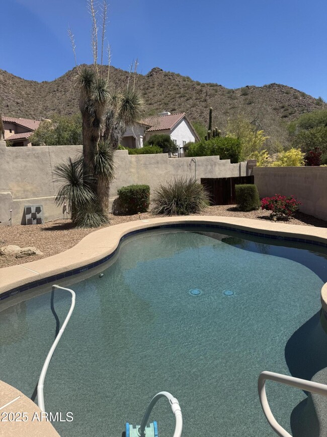 Building Photo - 13867 E Paradise Ln