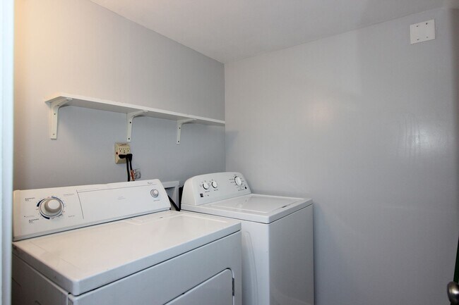 Building Photo - Charming Studio unit located in Mira Mesa available for rent NOW