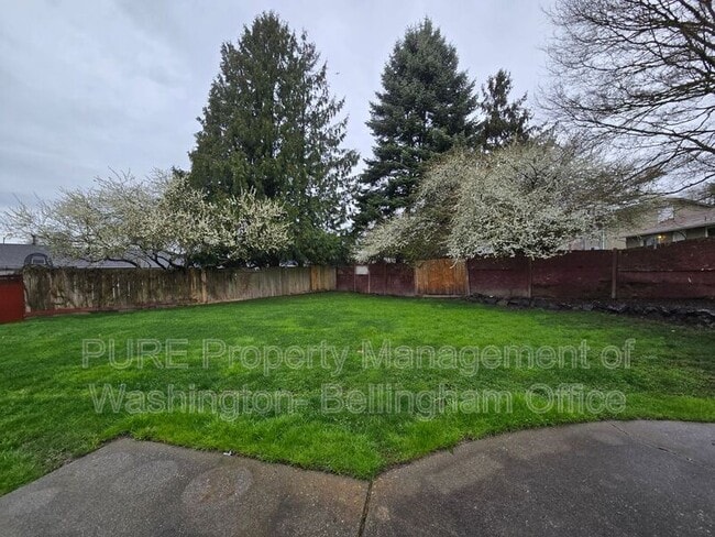 Building Photo - 6521 58th St NE