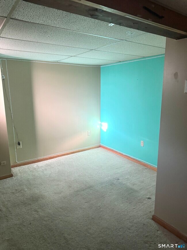 Building Photo - 482 Ash Dr