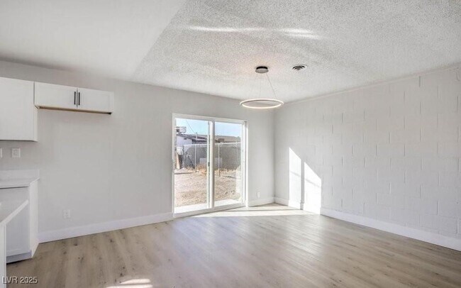 Building Photo - 2033 Hassell Ave