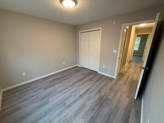 Building Photo - 145 Lantern Park Dr