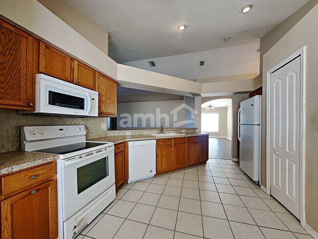 Building Photo - 12515 Lake Vista Dr