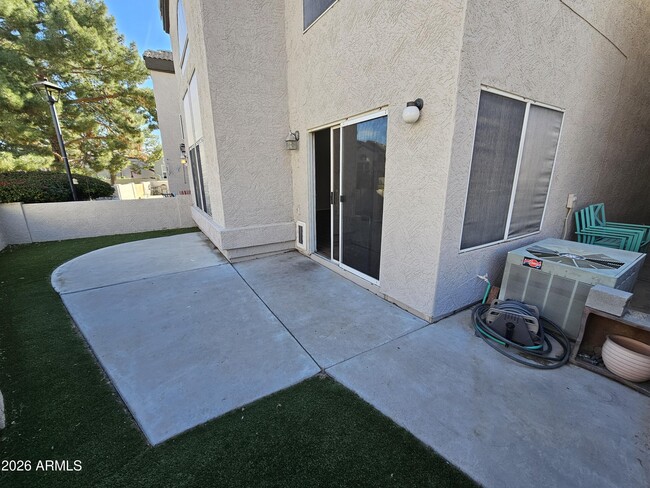 Building Photo - 1142 W Sandy Banks