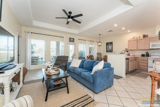 Building Photo - 29 Torrey Pines Dr