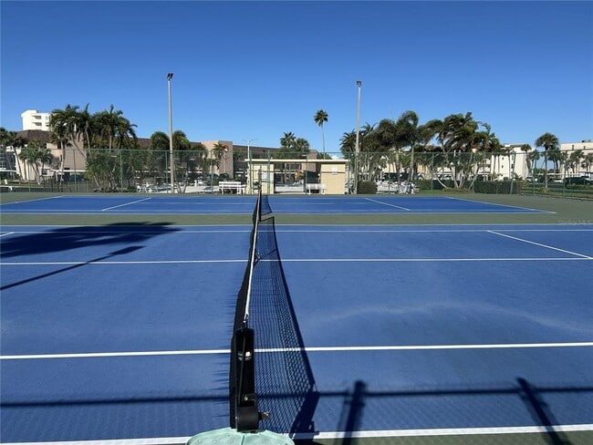 Building Photo - 7625 Sun Island Dr S