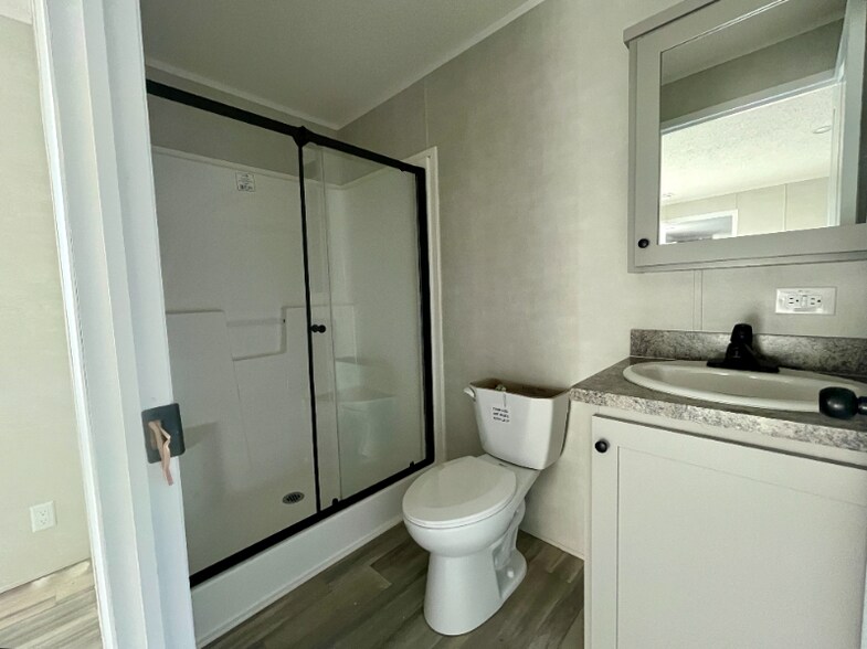 Building Photo - 1405 Elm Hills Blvd