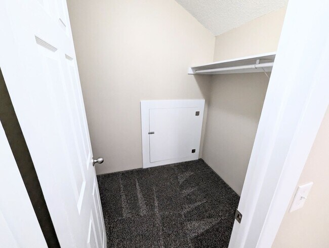 Building Photo - 2 Bed 1 Bath Condo Near Cherry Creek