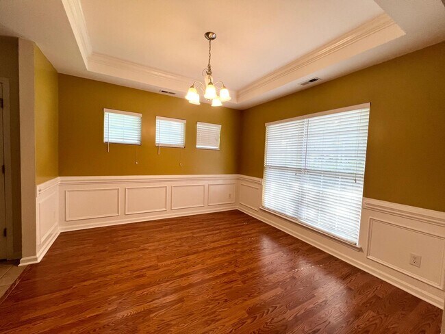 Building Photo - 10501 Dominion Village Dr