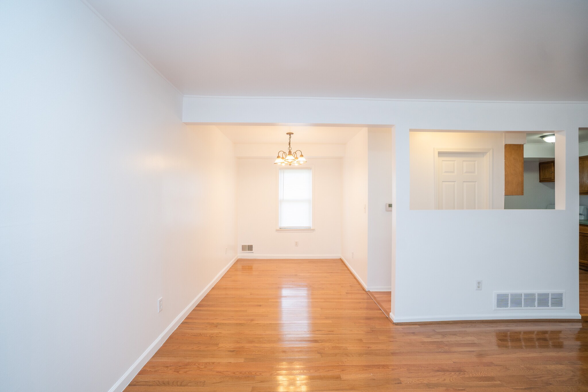 Building Photo - 23060 Berdeno Ave