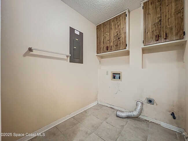 Building Photo - 330 Markley Ct