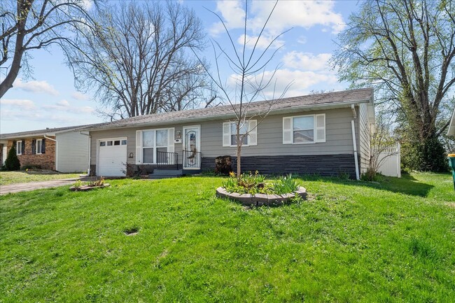 Building Photo - 807 Estate Dr
