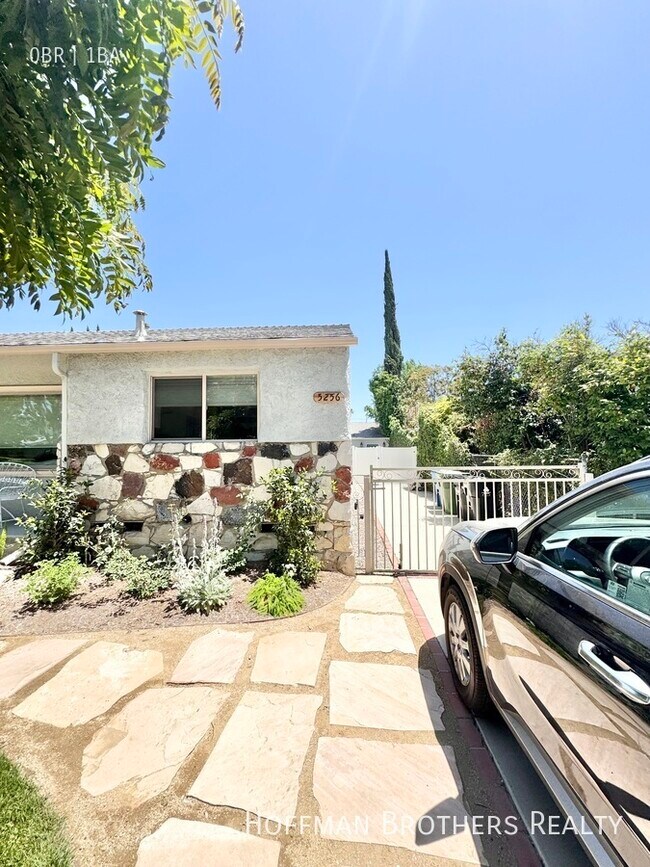 Building Photo - 5256 Beeman Ave