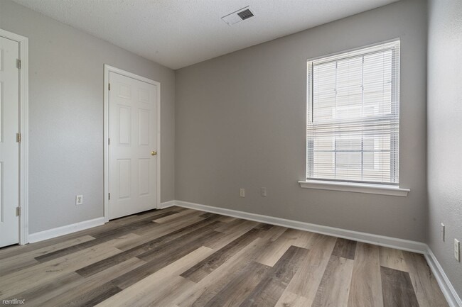 Building Photo - 3 br, 2.5 bath House - 7981 Marsha Woods D...