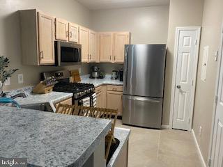 Building Photo - 1720 Lake Shore Crest Dr