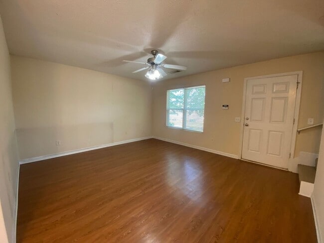 Building Photo - PRE-LEASING FOR AUGUST 2026!