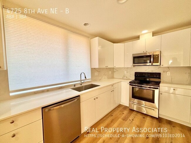 Building Photo - 4725 8th Ave NE