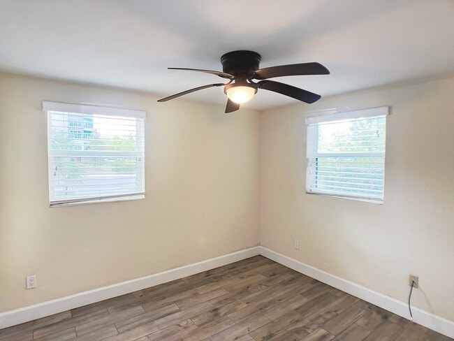 Building Photo - Margaret's Manor - 2 Bedroom, 1 Bathroom i...