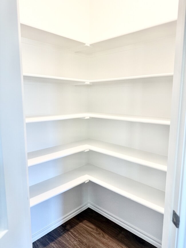 Building Photo - 1713 Potomac Ln