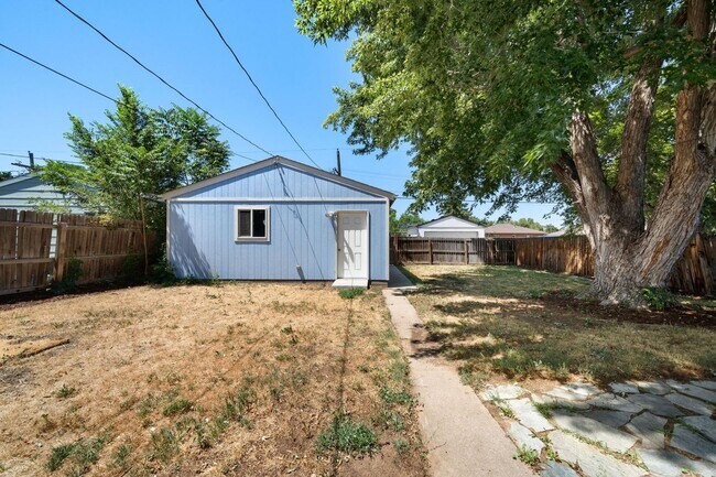 Building Photo - 3021 Olive St
