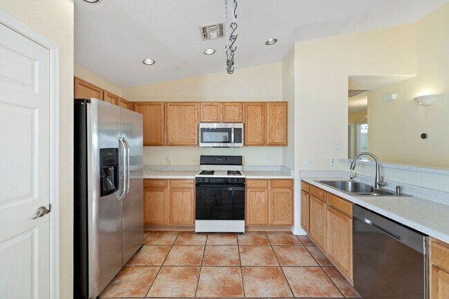 Building Photo - 4 Bedroom Home In Award Winning Vail Schoo...