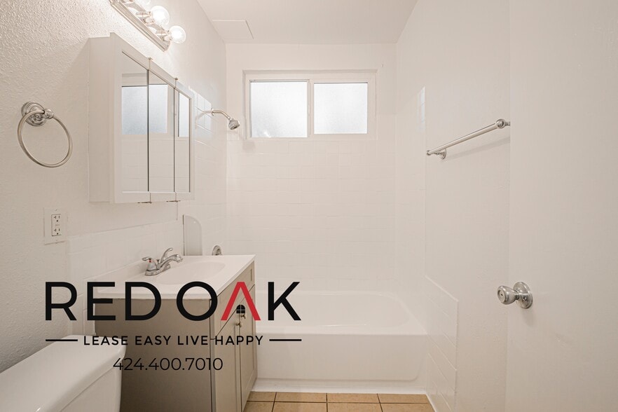 Building Photo - 15901 S Vermont Ave