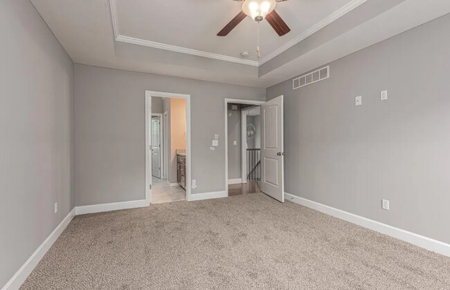 Building Photo - Don't miss out on this beautiful home!