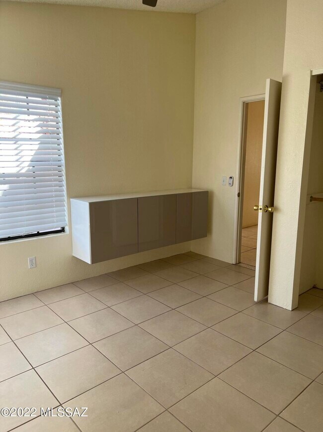 Building Photo - 6451 N Tierra De Las Catalinas