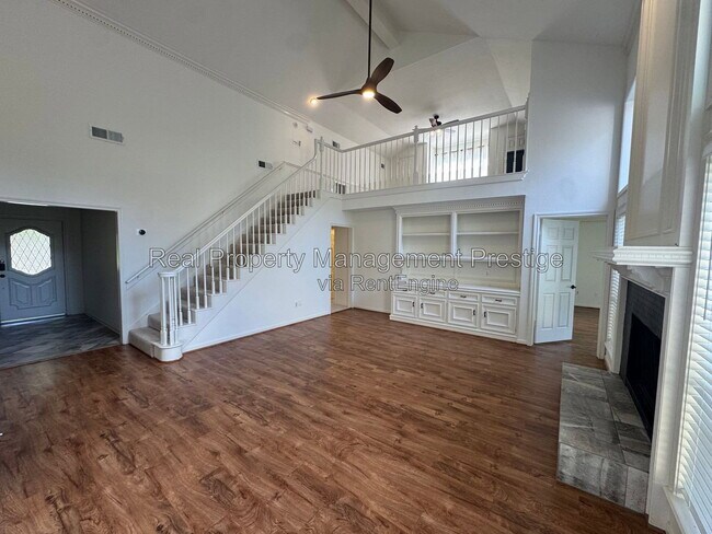Building Photo - 15907 Spring Forest Dr