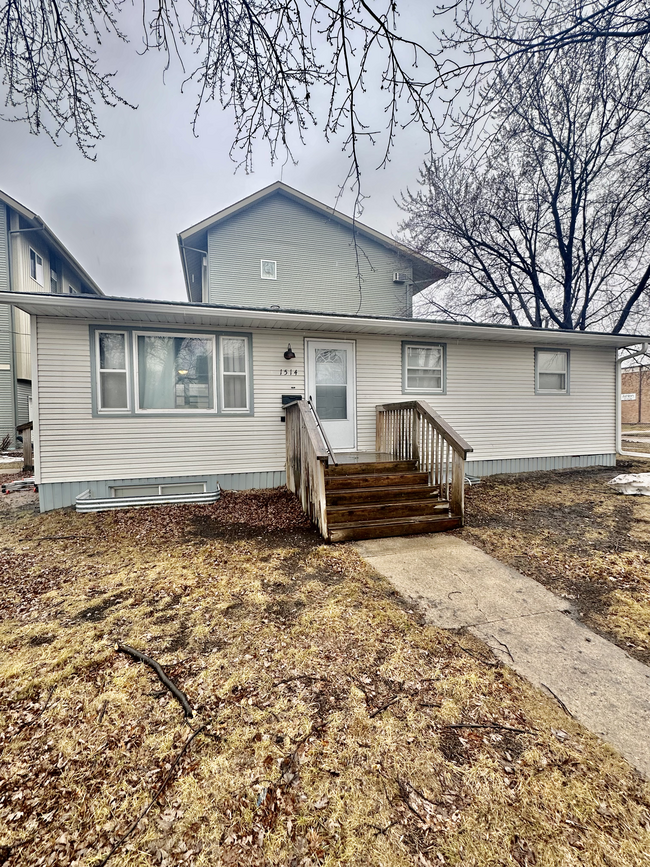 Primary Photo - 1514 10th Ave N