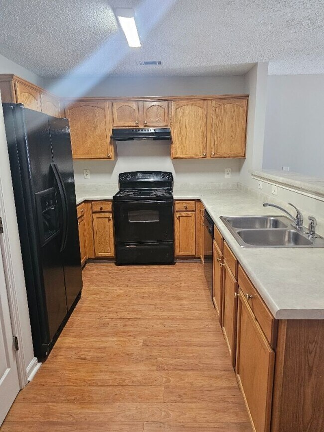 Building Photo - 1300 Maple Valley Ct