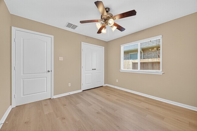 Building Photo - 21511 Venture Park Dr