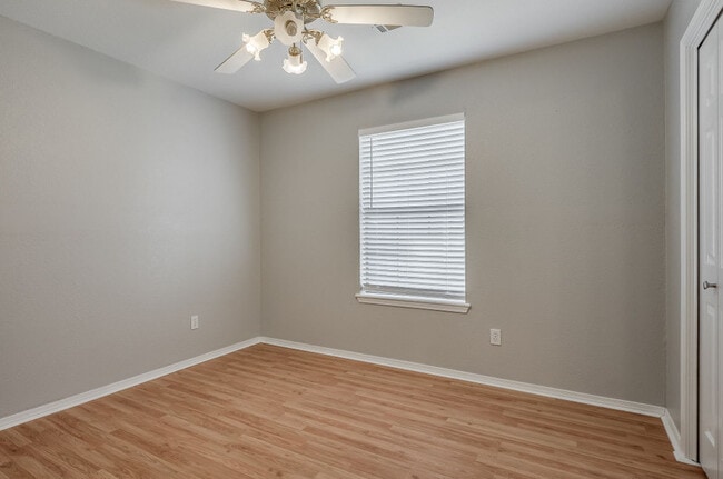 Building Photo - 1717 Briarcreek