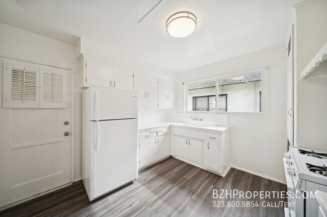 Building Photo - 5307 Vantage Ave