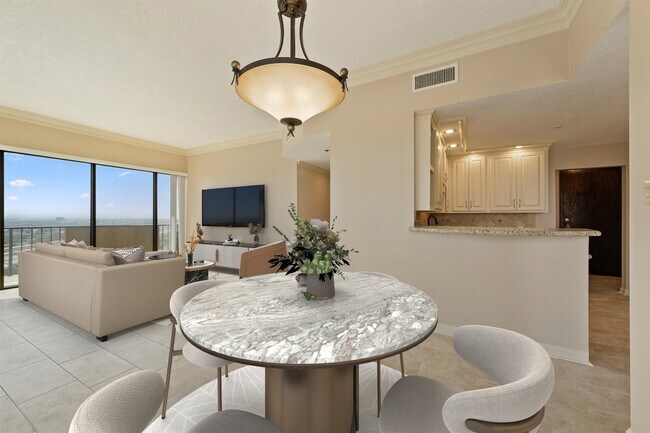 Building Photo - 3350 McCue Rd