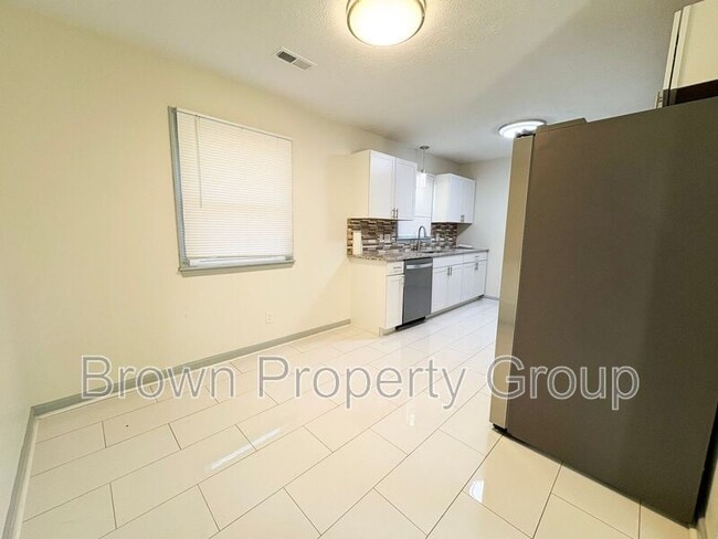 Building Photo - 2229 Delta Dr