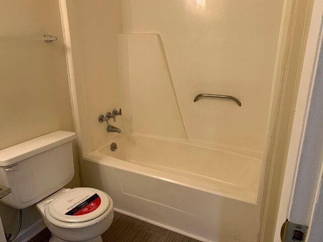 Building Photo - Duplex for Rent