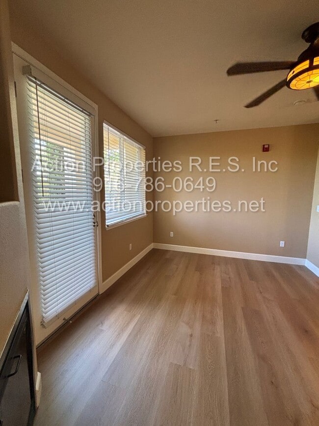 Building Photo - East Roseville - Gated Phoenician - Great ...