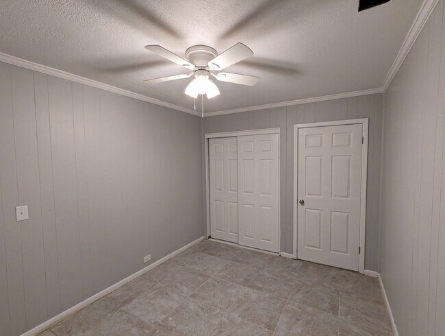 Building Photo - 1123 Kimberly Dr