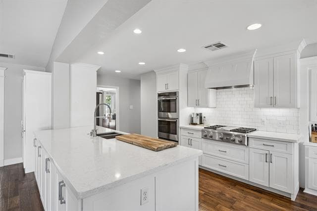 Building Photo - 6935 Town Bluff Dr