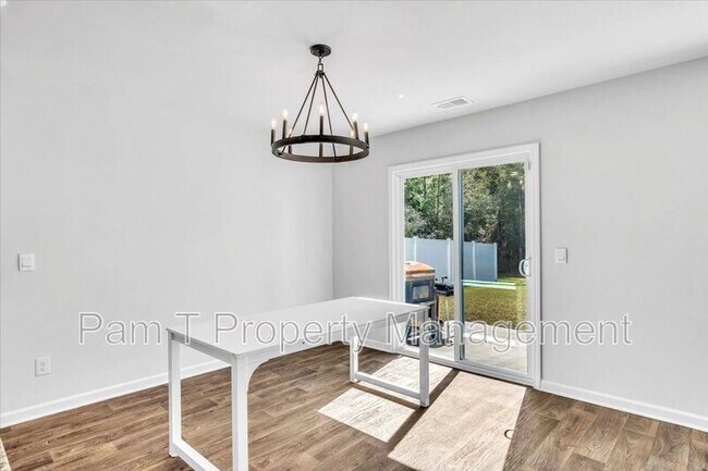 Building Photo - 512 Turpentine Trl