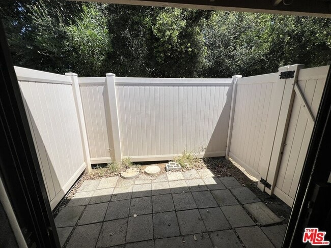 Building Photo - 28549 Conejo View Dr