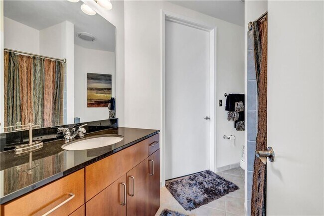 Building Photo - 711 Cosmopolitan Dr NE