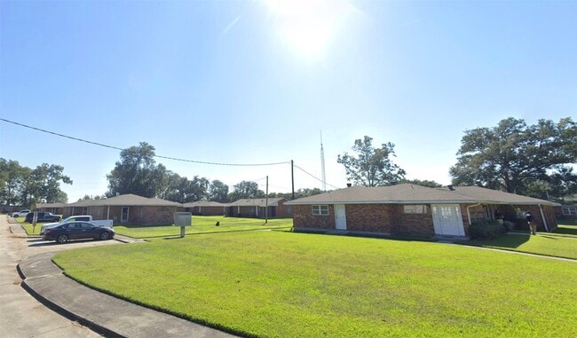 Building Photo - 33095 Bowie St